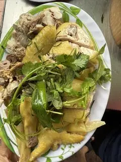 Hình ảnh Gà nửa con chặt - gỏi