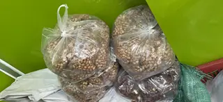 Hình ảnh 5 gói lạc rang Húng Lìu