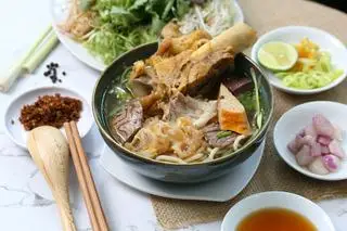 Hình ảnh Bún Bò Gia Truyền KHÔI - [ Tái - Chả]