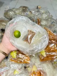 Hình ảnh Bánh tráng chấm muối tắc