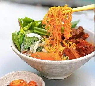 Hình ảnh mì gói bò kho
