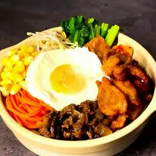 Hình ảnh Cơm trộn mix bò - gà trứng chảy