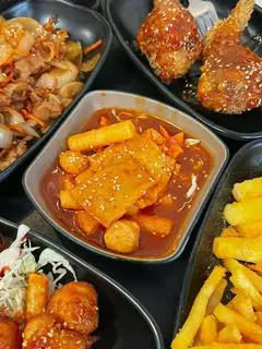 Hình ảnh Tokbokki chả cá cà ri