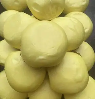 Hình ảnh Bánh bao kim sa nhân trứng muối tan chảy