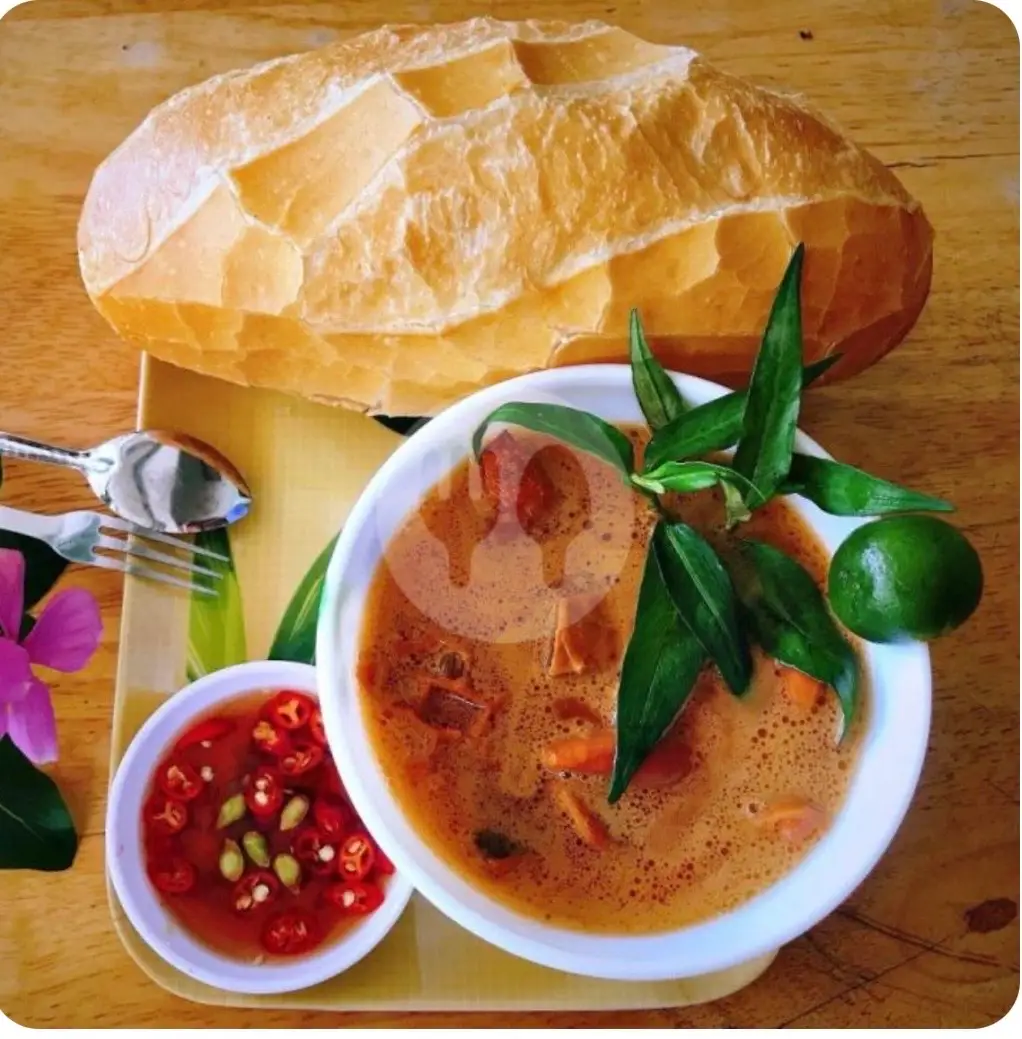Hình ảnh Phá Lấu Bò 200Gr - kèm 1 Bánh mì (Dành cho nhóm 2 người)
