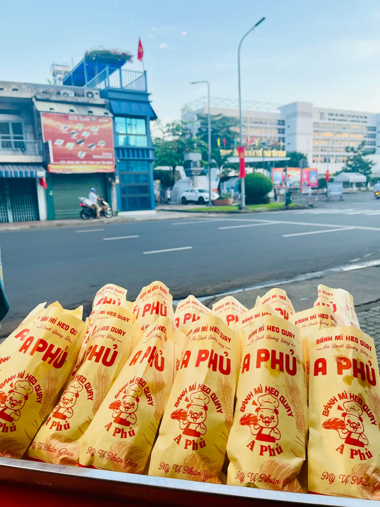 Hình ảnh combo bánh mì đặc biệt