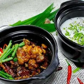 Hình ảnh Cháo hương tỏi - ếch kho Singapore sa tế 1 con