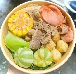 Hình ảnh mỳ cay bò xúc xích