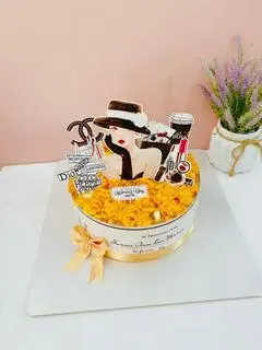 Hình ảnh bánh tmuối cô gái 
