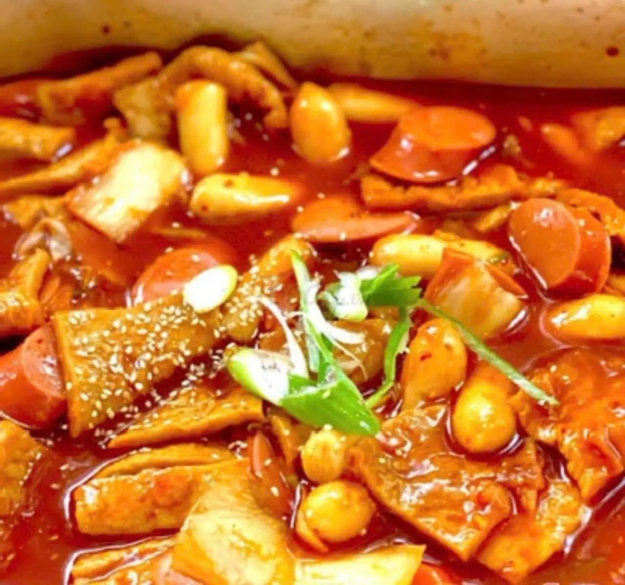 Hình ảnh Tokbokki thập cẩm - kim chi HQ