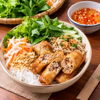 Hình ảnh Bún Chả Gio Giòn Rụm (Chạy và Mặn 