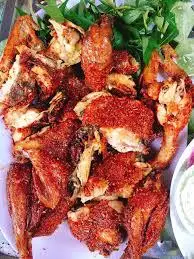 Hình ảnh 1 Con Gà Nướng Muối Ớt + 2 cái bánh bao 