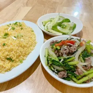 Hình ảnh Cơm rang cải bò