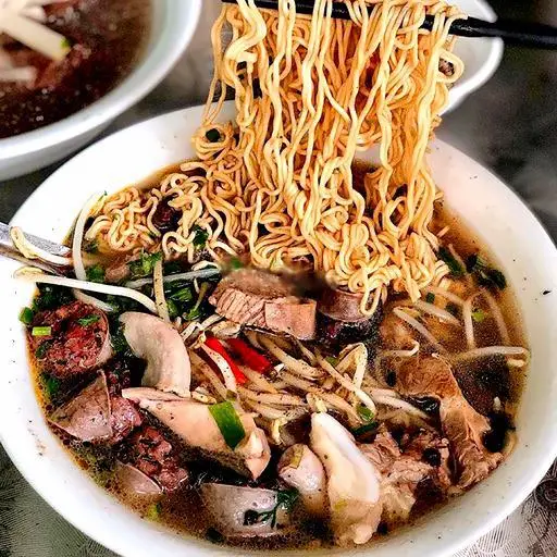 Hình ảnh Mỳ tôm lòng đặc biệt