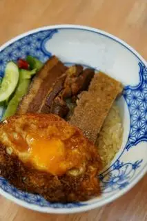 Hình ảnh Xôi thịt kho Pate ốp lòng đào