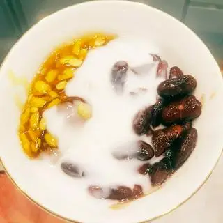 Hình ảnh Chè Bưởi mix Đậu Đỏ Cốt Dừa Tươi( cốt loãng)