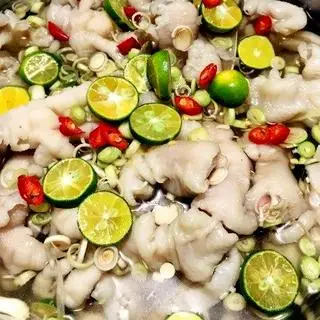 Hình ảnh Chân Gà Rút Xương Ngâm Xả Tắc