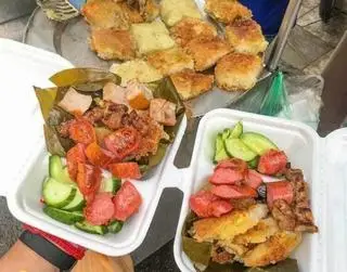 Hình ảnh Bánh chưng rán - Xúc xích - Chả