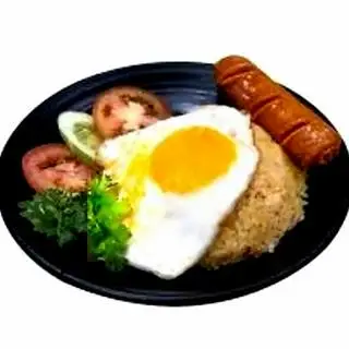 Hình ảnh Cơm chiên trứng xúc xích