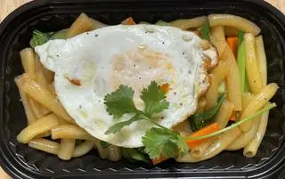 Hình ảnh Nui xào trứng