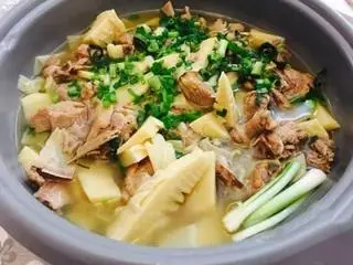 Hình ảnh cơm vịt kho măng