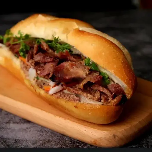 Hình ảnh Bánh mì xá xíu