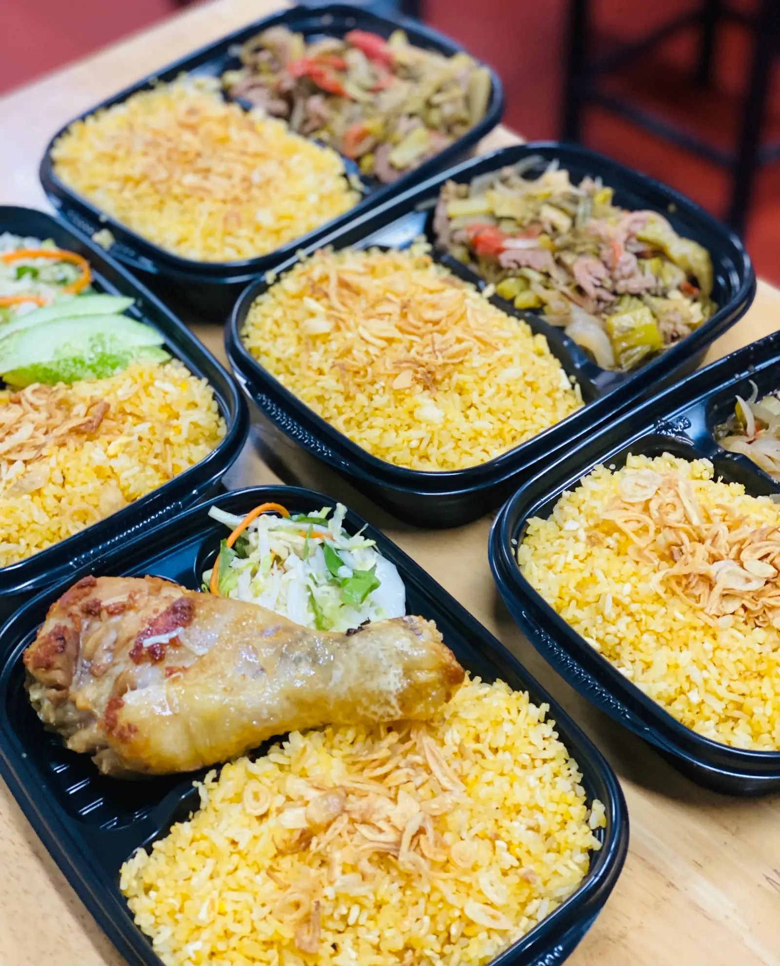 Hình ảnh cơm gà xối mỡ
