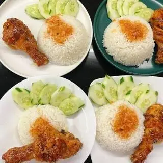 Hình ảnh Cơm đùi gà sốt cay ngọt