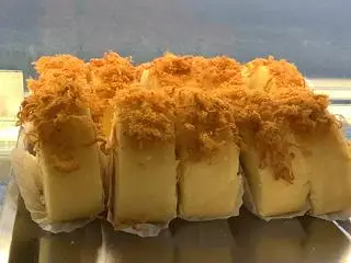 Hình ảnh Bông Lan Phô Mai Chà Bông Cay