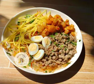 Hình ảnh Bánh Tráng trộn thịt bằm tóp mỡ 