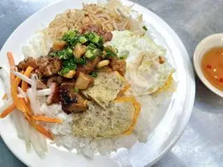 Hình ảnh CƠM TẤM Trứng Ốp La - Bì