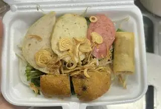 Hình ảnh Bánh cuốn nóng thập cẩm