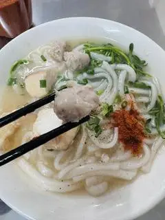 Hình ảnh Bánh Canh Chả Mọc + Trứng Cút