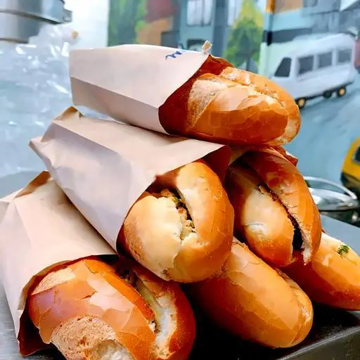 Hình ảnh Bánh mì trứng xá xíu