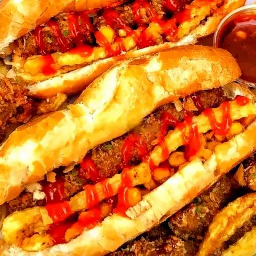 Hình ảnh Bánh mì nem khoai nóng - Trà xanh
