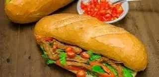 Hình ảnh Bánh mì chả cá nóng