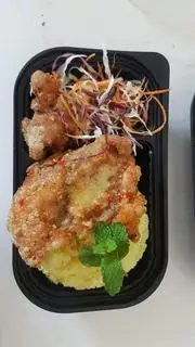 Hình ảnh Cơm gà chiên nước mắm