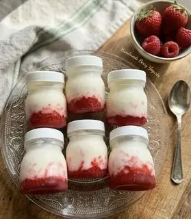 Hình ảnh Sữa chua hủ vị dâu