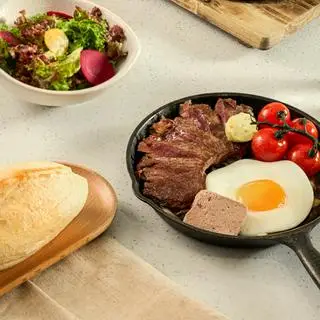 Hình ảnh The Running Bean sizzling bò né