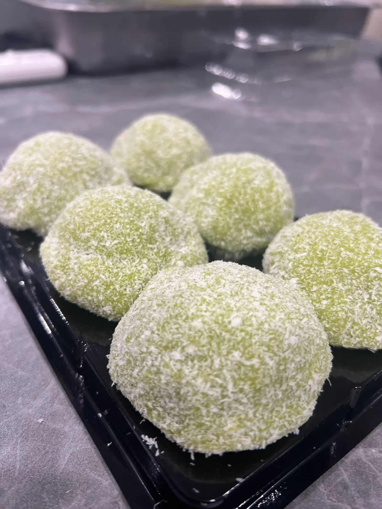 Hình ảnh Mochi Cốm Dừa - hộp 6 chiếc