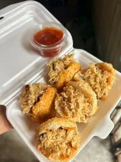 Hình ảnh Xôi chiên thập cẩm ( nhân thịt + chà bông )