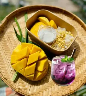 Hình ảnh Combo "mát lịm tim" ( xôi xoài lớn + trà đậu biếc chanh ) 