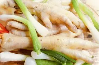 Hình ảnh CHÂN GÀ HẤP HÀNH 