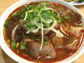 Hình ảnh bún bò tái nạm 