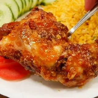Hình ảnh cơm gà mắm tỏi góc tư+ cơm đùi mắm tỏi