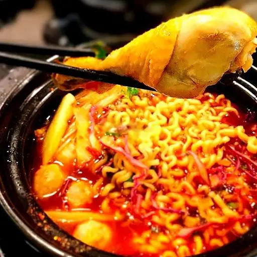 Hình ảnh Mì kim chi Gà