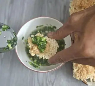 Hình ảnh cơm cháy chà bông ,mắm hành