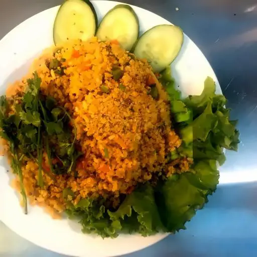 Hình ảnh Cơm chiên gà xối mỡ