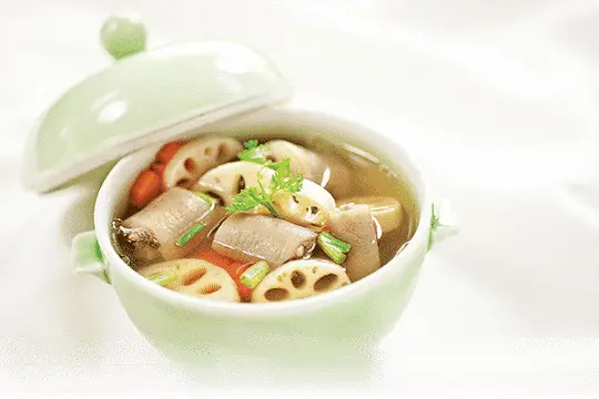 Hình ảnh Canh đuôi heo hầm củ sen