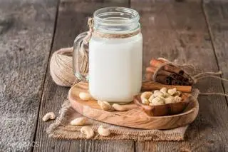 Hình ảnh Sữa Hạnh Nhân + Hạt Điều + Khoai Môn